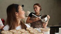 Jennifer Coppen Bisnis Brownies dan Cookies Bareng Zoe Wassink