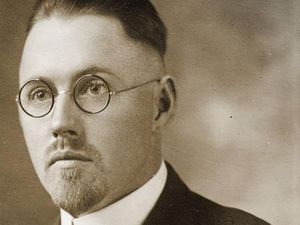 Kisah Dokter Kontroversial yang Transplantasi Testis Kambing pada Pria