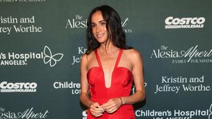 Foto: Meghan Markle Mendadak Muncul di Karpet Merah Tanpa Pangeran Harry