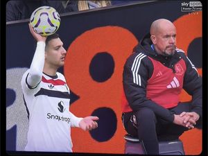 Meme Erik ten Hag Kena Caci Usai MU Gagal Menang Lagi