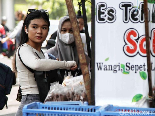 Miris! Kelas Menangah Turun Kasta, Pengeluaran Habis untuk Makan
