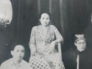 Hikayat Ni Mursih dan Lika-liku Lagu Es Lilin Hikayat Ni Mursih dan Lika-liku Lagu Es Lilin