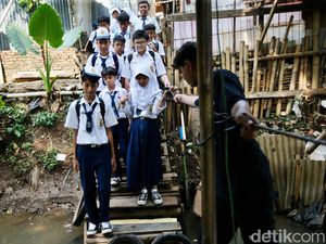 BPS: Penduduk Indonesia Sekolah Cuma Sampai SMP BPS: Penduduk Indonesia Sekolah Cuma Sampai SMP