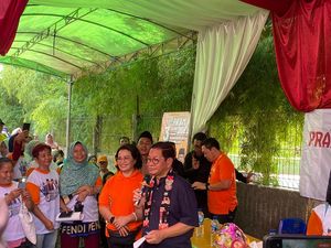 Video: Momen Emak-emak di Jakbar Minta Modal Jualan Nasi Uduk ke Pramono