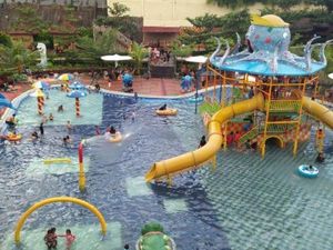 Slanik Waterpark Lampung: Daya Tarik, Lokasi, Fasilitas dan Harga Tiket Masuk Slanik Waterpark Lampung: Daya Tarik, Lokasi, Fasilitas dan Harga Tiket Masuk