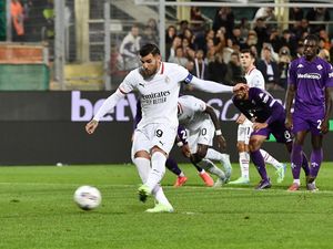 Fiorentina Vs Milan: Fonseca Kesal Pemainnya Ganti Eksekutor Penalti Fiorentina Vs Milan: Fonseca Kesal Pemainnya Ganti Eksekutor Penalti