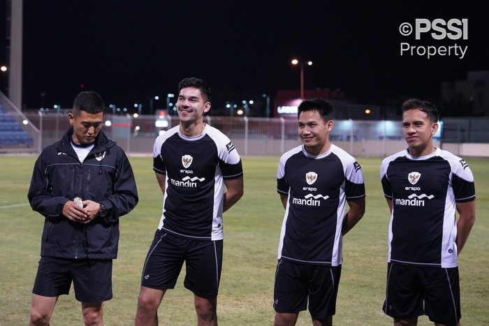 Timnas Indonesia latihan di Bahrain.