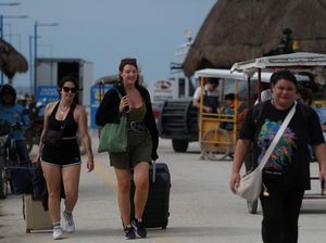 Bakal Ada Badai, Turis Terpaksa Tinggalkan Pulau Holbox Meksiko Bakal Ada Badai, Turis Terpaksa Tinggalkan Pulau Holbox Meksiko