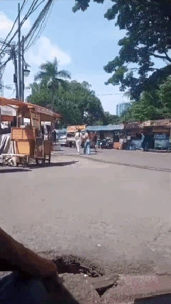 7 Fakta Hantu dan Super Hero Akting Lari Dikejar Satpol PP