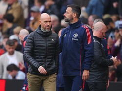 Suhu Panas di MU, Nistelrooy Bisa Gantikan Ten Hag