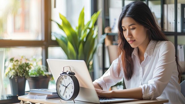 Ilustrasi/Foto: Freepik.com/SittipolSukuna Mengenal chronoworking