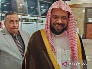 Tiba di Indonesia, Imam Besar Masjid Nabawi Akan Bertemu Jokowi-Menag Tiba di Indonesia, Imam Besar Masjid Nabawi Akan Bertemu Jokowi-Menag