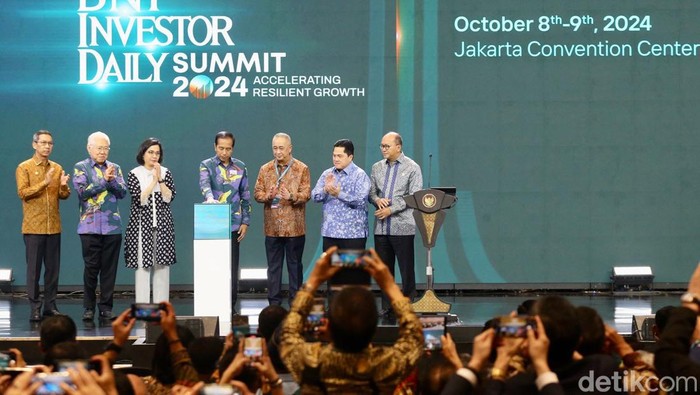 Forum investasi terbesar di Tanah Air, BNI Investor Daily Summit kembali digelar. Acara nan berjalan di JCC, Jakarta, ini resmi dibuka Presiden Jokowi.