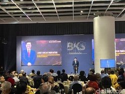 Hadiri Peluncuran Buku Menhub, Luhut Ungkap Kisah Budi Karya Lewati Kritis COVID