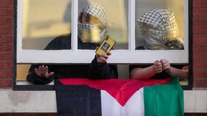 Video: Tuntut Kemerdekaan Palestina, Demonstran Iran Bakar Bendera Israel-AS
