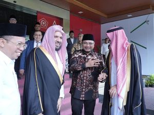 Imam Masjid Nabawi Bertemu Menag di Jakarta, Bawa Pesan dari Raja Salman Imam Masjid Nabawi Bertemu Menag di Jakarta, Bawa Pesan dari Raja Salman