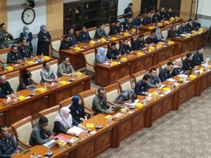 Curhat Miris Hakim soal Gaji Setara Uang Jajan Rafathar 3 Hari Curhat Miris Hakim soal Gaji Setara Uang Jajan Rafathar 3 Hari