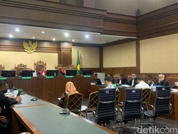Anak Buah Reyna Usman Menangis Baca Pleidoi: Loyalitas Berujung Petaka