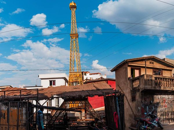 Penampakan Menara Eiffel Mini di Madagaskar