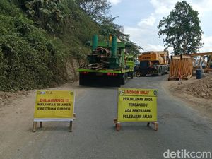 Jalan Poros Maros-Bone di Tompo Ladang Tutup Total 2 Jam Hari Ini Jalan Poros Maros-Bone di Tompo Ladang Tutup Total 2 Jam Hari Ini