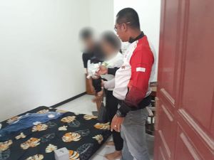 Polisi Cek Laporan Kos Short Time di Kudus, Ciduk 10 Pasangan Tak Resmi Polisi Cek Laporan Kos Short Time di Kudus, Ciduk 10 Pasangan Tak Resmi