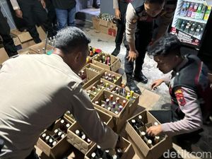Tok! Emak-emak Bakul Miras di Prawatan Klaten Didenda Rp 10 Juta Tok! Emak-emak Bakul Miras di Prawatan Klaten Didenda Rp 10 Juta