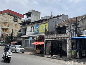 Misteri Ruko Rusak Tahunan di Jalan Jamika Bandung, Ditimpa Pesawat? Misteri Ruko Rusak Tahunan di Jalan Jamika Bandung, Ditimpa Pesawat?
