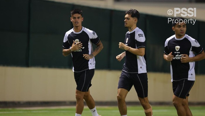 Timnas Indonesia berlatih di Bahrain.