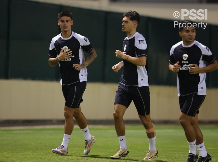 Timnas Indonesia berlatih di Bahrain.
