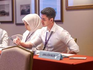 Verrell Bramasta Angkat Bicara Usai Dituduh Main HP Saat Rapat DPR RI