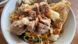 Warung Bakso Wonogiri Legendaris Ini Sehari Ludes 45 Kg Bakso