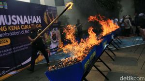 Potret Bea Cukai Bekasi Musnahkan 5 Juta Batang Rokok Ilegal