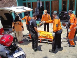 Pria Wonogiri Tewas Terbakar dalam Kondisi Pakai Headset Sambil HP Dicas