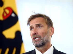 Video Juergen Klopp Terima Tawaran Red Bull, Mulai Kerja Tahun Depan Video Juergen Klopp Terima Tawaran Red Bull, Mulai Kerja Tahun Depan