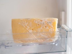 Menyimpan Keju yang Tepat Agar Tetap Segar Tak Berjamur