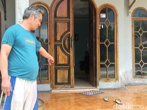 Geger Penemuan Bayi dalam Kardus di Depan Rumah Warga Pemalang Geger Penemuan Bayi dalam Kardus di Depan Rumah Warga Pemalang
