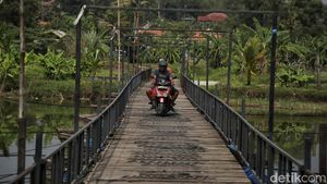 Melintasi Jembatan Tiktok Karawang-Bekasi