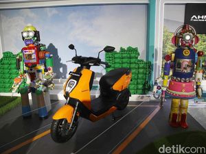 Komparasi Motor Listrik Honda EM1 e: dan ICON e:, Model Mirip-Harga Beda Jauh