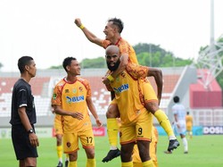Pemain SFC Terima Bonus 10 Juta dari Suporter Usai Menang 5-1 dari Persikabo