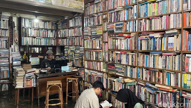 Perpustakaan Batu Api di Jatinangor.