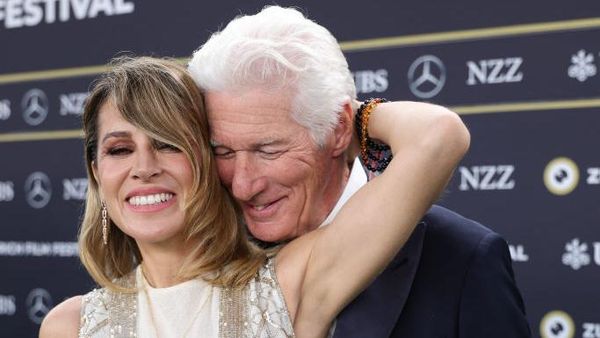 7 Momen Mesra Richard Gere dan Istri di Karpet Merah, Terpaut 34 Tahun