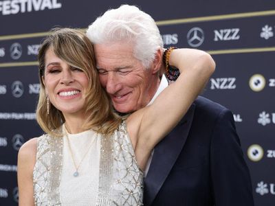 7 Momen Mesra Richard Gere dan Istri di Karpet Merah, Terpaut 34 Tahun
