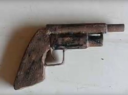 Video Nelayan di Poso Temukan Senpi Rakitan Kondisinya Sudah Berkarat