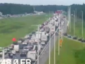 Video: Warga AS Berbondong-bondong Mengungsi Gegara Topan Bilton Video: Warga AS Berbondong-bondong Mengungsi Gegara Topan Bilton