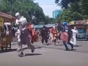 Video Superhero Kocar-kacir Dikejar Satpol PP yang Ternyata Syuting Film Video Superhero Kocar-kacir Dikejar Satpol PP yang Ternyata Syuting Film