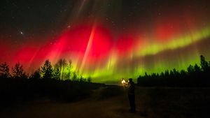Warna-warni Aurora Terangi Langit Finlandia