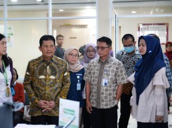 Dirut BPJS Kesehatan Tinjau Inovasi Pengenal Wajah di RS Hermina Pandanaran