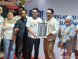 Relawan Bro RK Deklarasi Dukung Ridwan Kamil-Suswono di Pilgub Jakarta Relawan Bro RK Deklarasi Dukung Ridwan Kamil-Suswono di Pilgub Jakarta