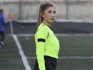 Foto Elif Karaarslan, Wasit Muda Turki yang Tersandung Skandal Seks Foto Elif Karaarslan, Wasit Muda Turki yang Tersandung Skandal Seks