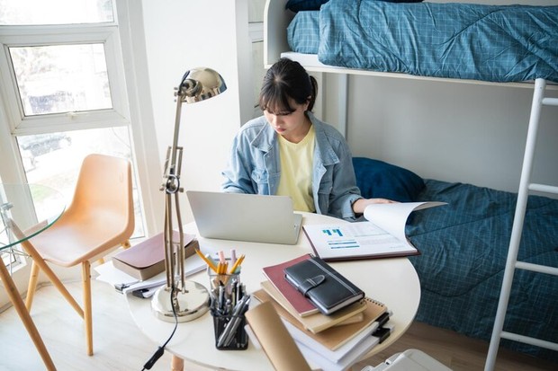 Mengenal tren kerja beracun leavisme